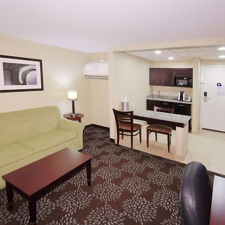 Holiday Inn Express Pittsburgh West - Greentree, An Ihg Hotel Crafton Екстериор снимка