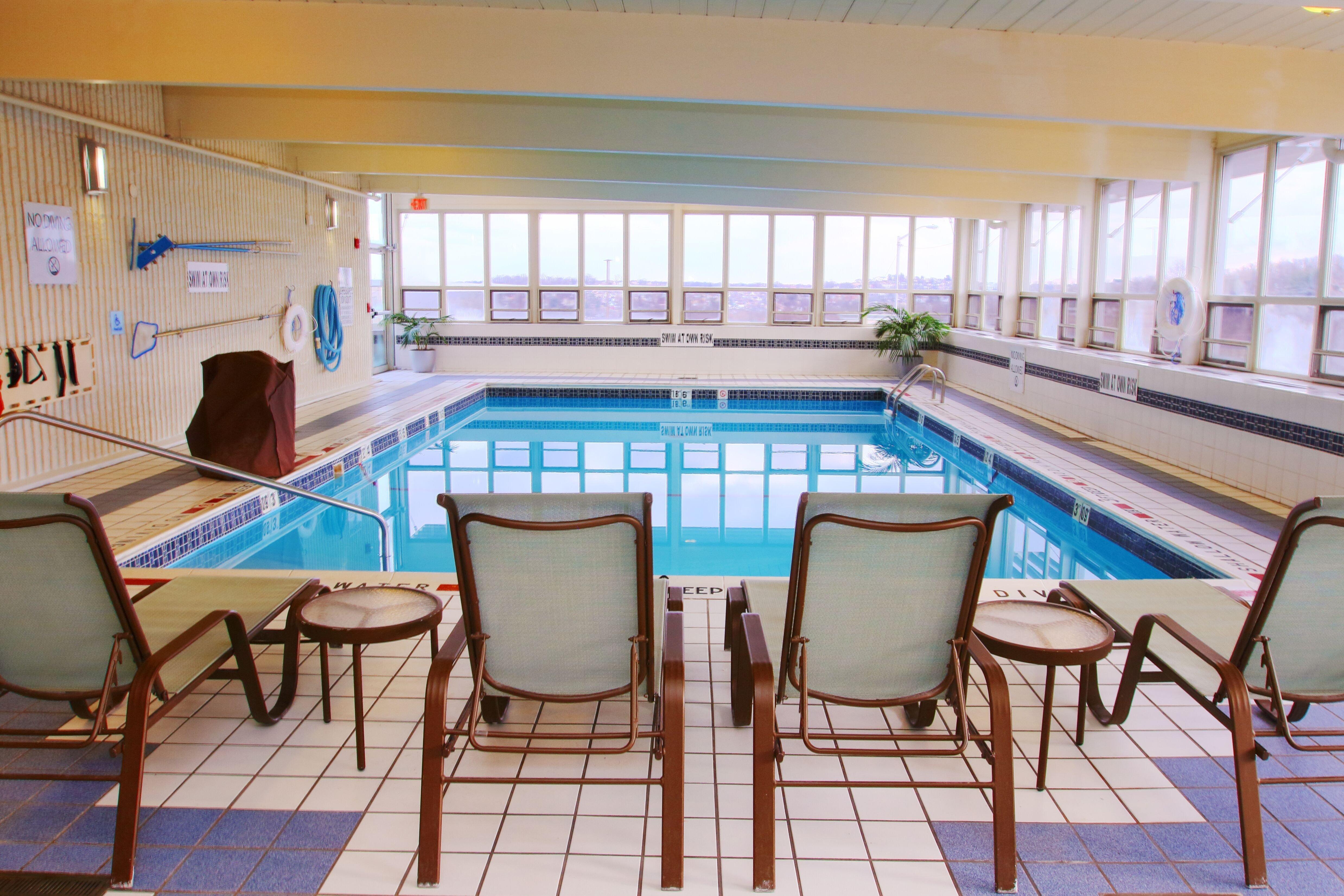 Holiday Inn Express Pittsburgh West - Greentree, An Ihg Hotel Crafton Екстериор снимка