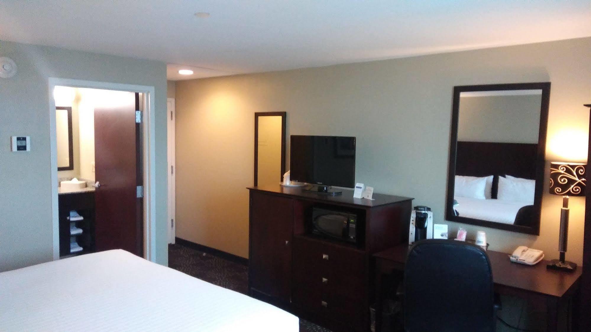 Holiday Inn Express Pittsburgh West - Greentree, An Ihg Hotel Crafton Екстериор снимка