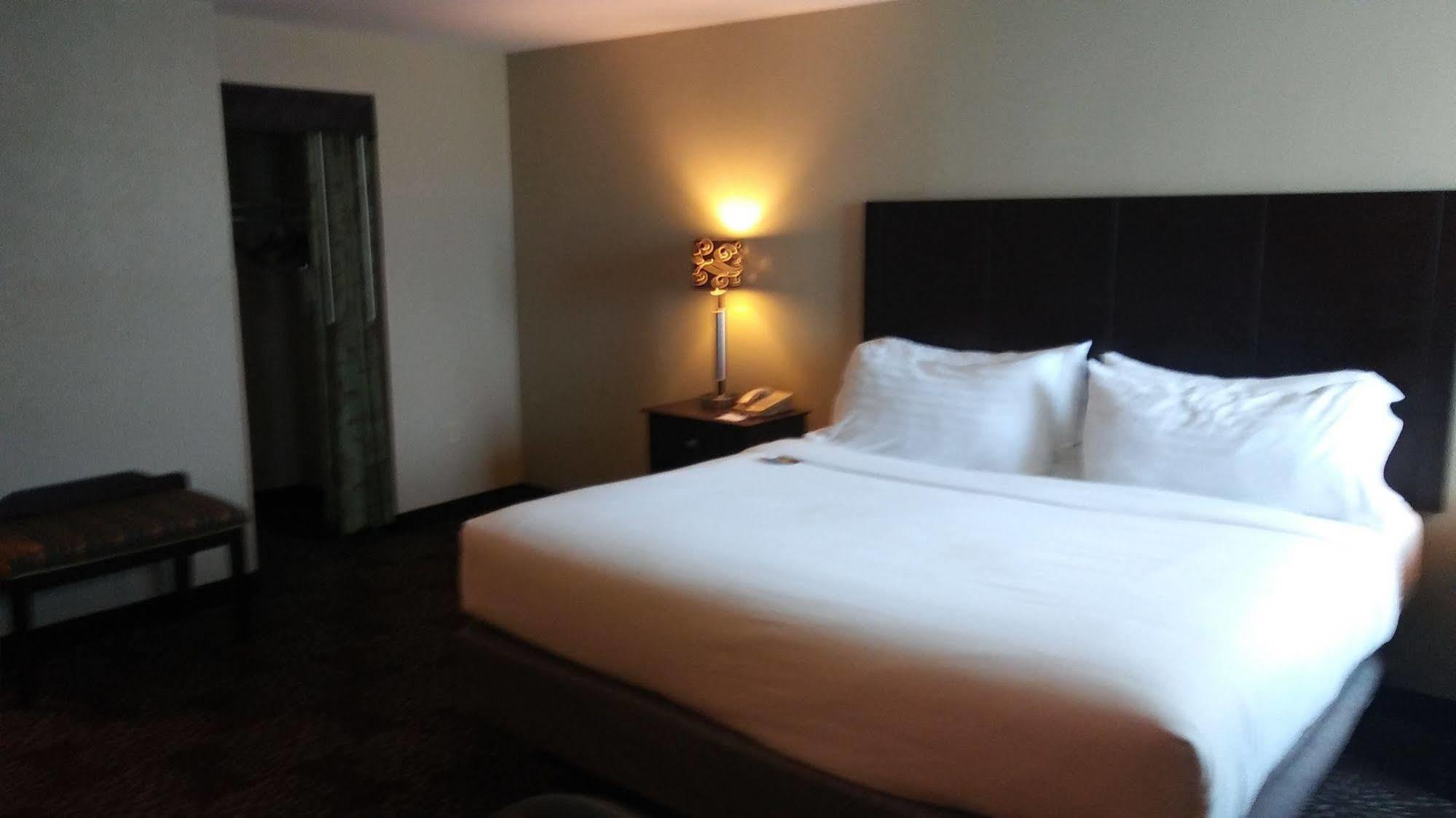 Holiday Inn Express Pittsburgh West - Greentree, An Ihg Hotel Crafton Екстериор снимка