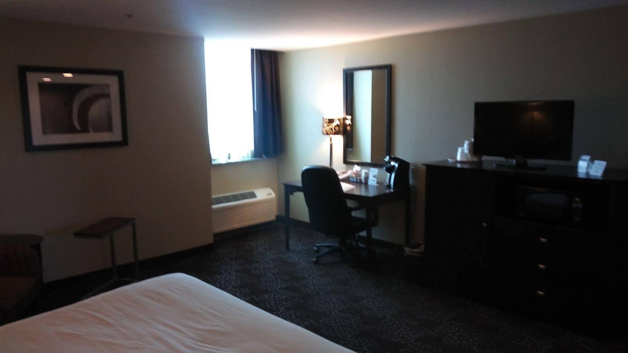 Holiday Inn Express Pittsburgh West - Greentree, An Ihg Hotel Crafton Екстериор снимка