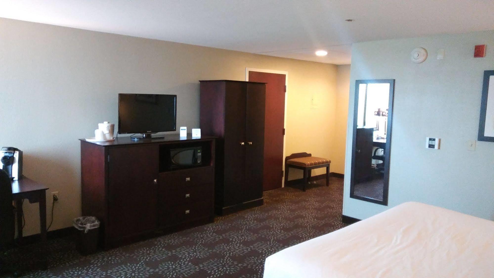 Holiday Inn Express Pittsburgh West - Greentree, An Ihg Hotel Crafton Екстериор снимка