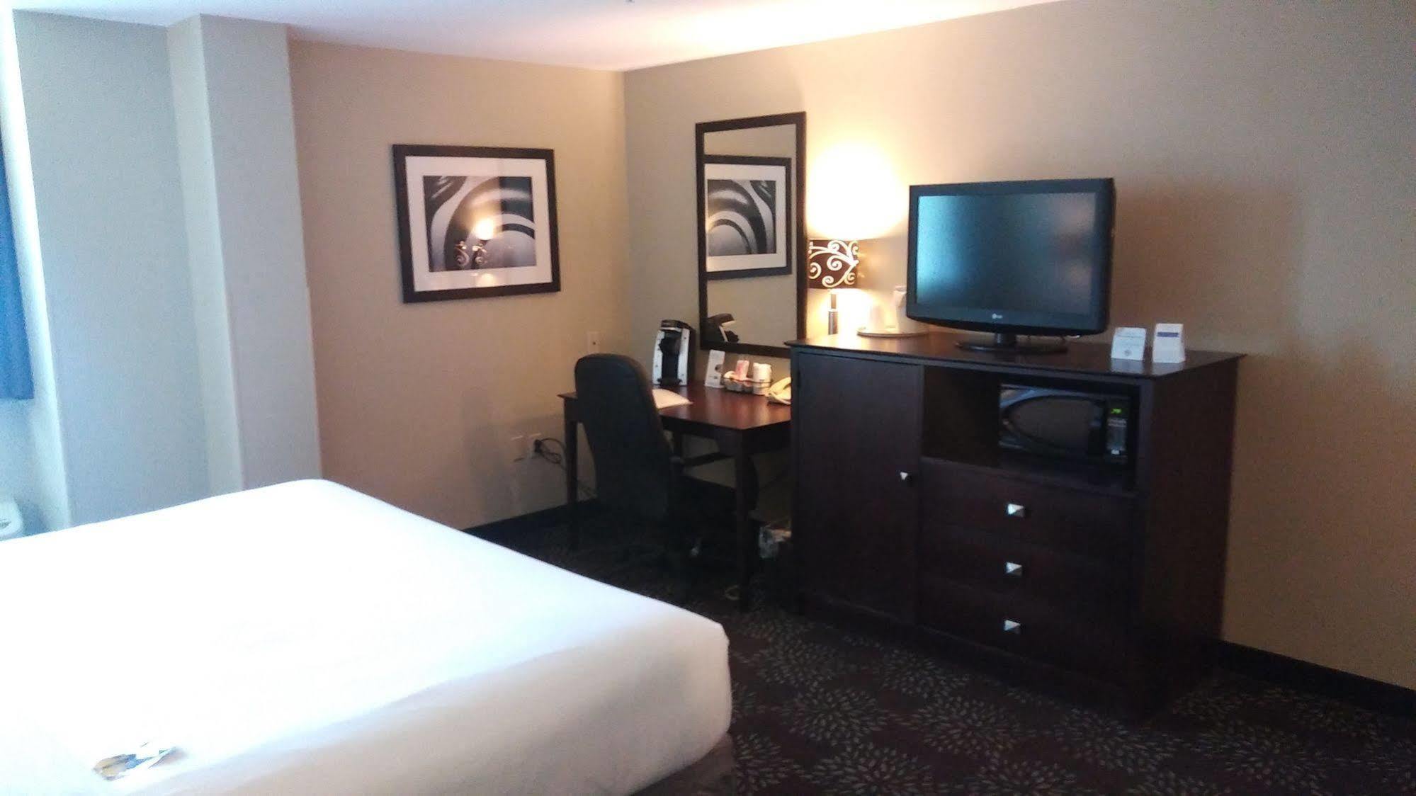 Holiday Inn Express Pittsburgh West - Greentree, An Ihg Hotel Crafton Екстериор снимка